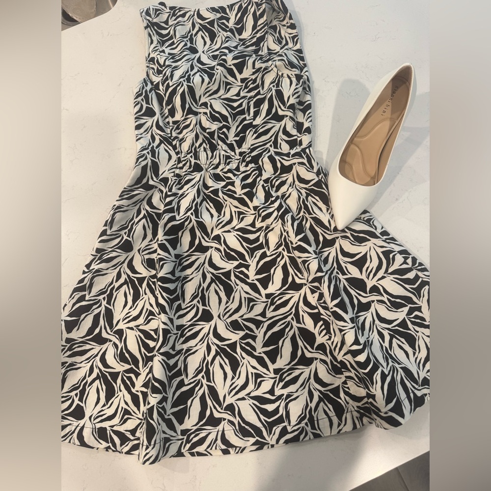a New Day Leaf Pattern Dress, with pockets - Picture 7 of 11